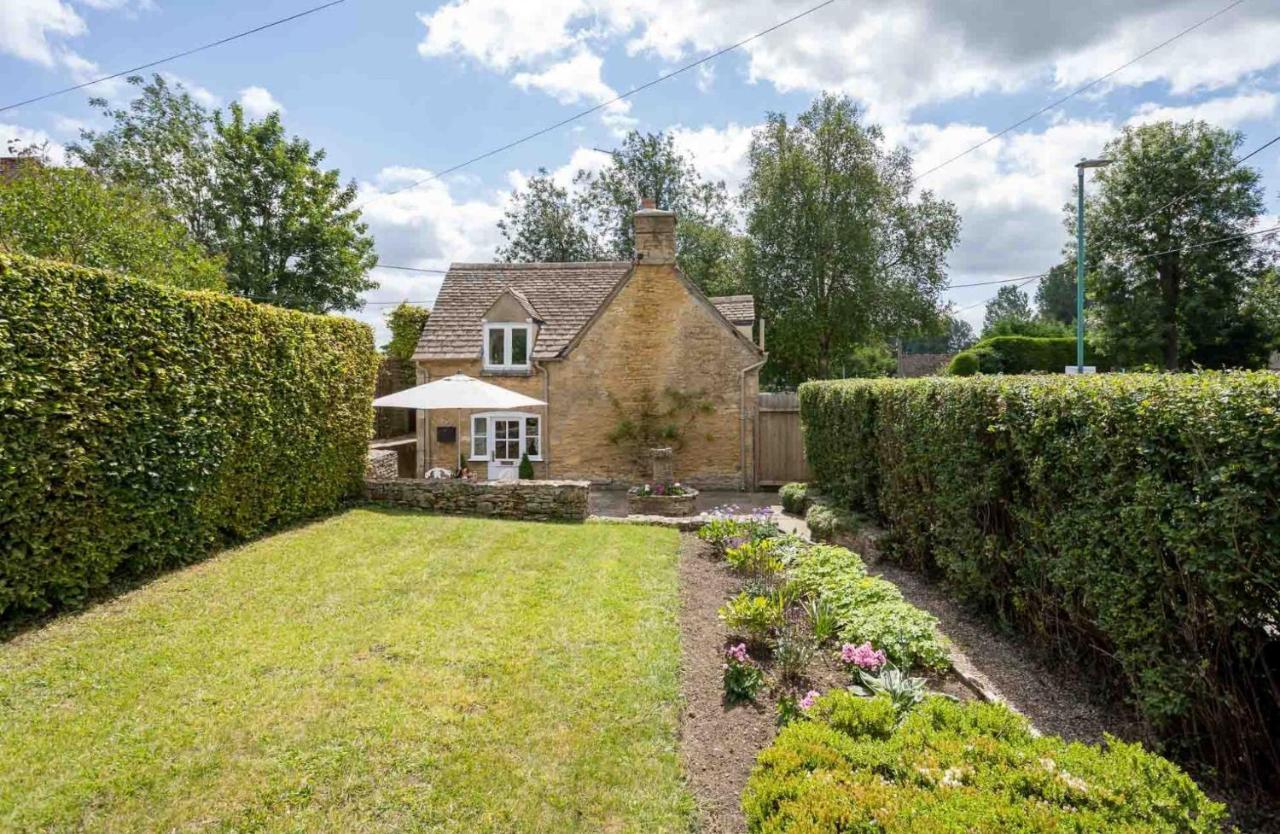 Weir Cottage Bourton-on-the-Water Exteriör bild