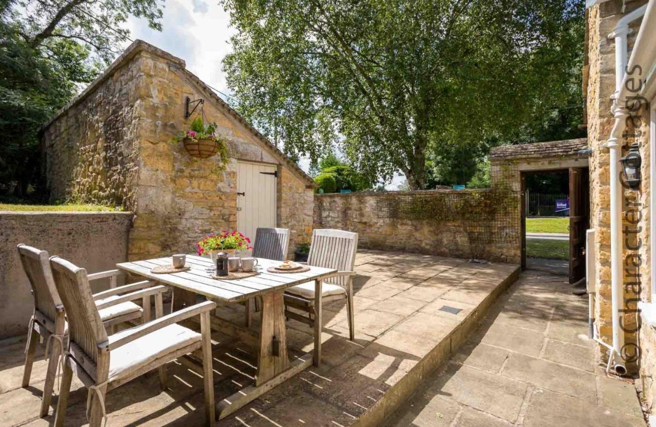 Weir Cottage Bourton-on-the-Water Exteriör bild